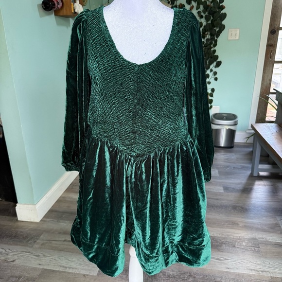 Free People Farrier A-Line Smocked Velvet Mini Dress Green Small - Picture 4 of 10